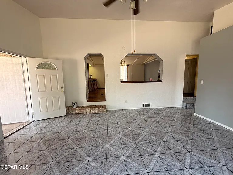 12760 Crisantemo Dr — Photo 9