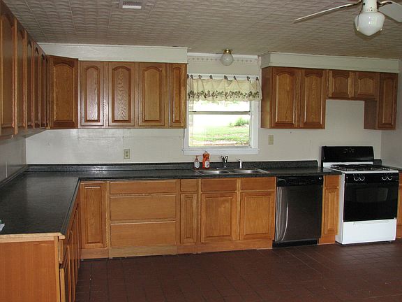 3rd image of 1050 County Road 4238