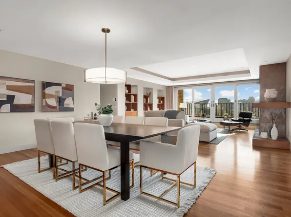 100 2nd St SE APT 1004, Minneapolis, MN 55414