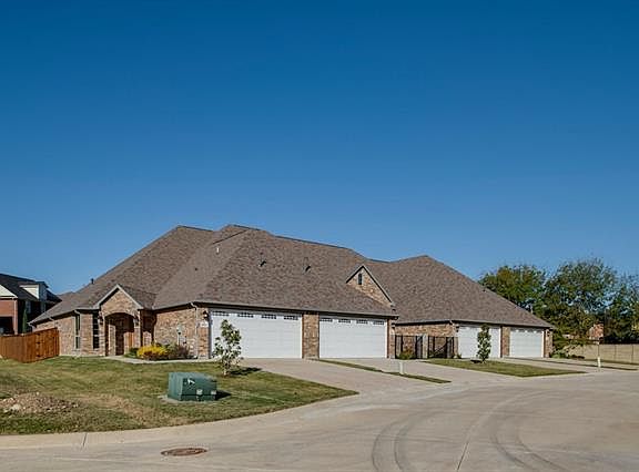 2nd image of 4904 Dacy Ln