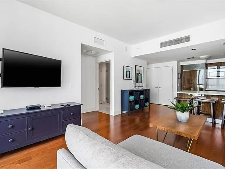 6899 Collins Avenue Cu #1409 — Photo 18