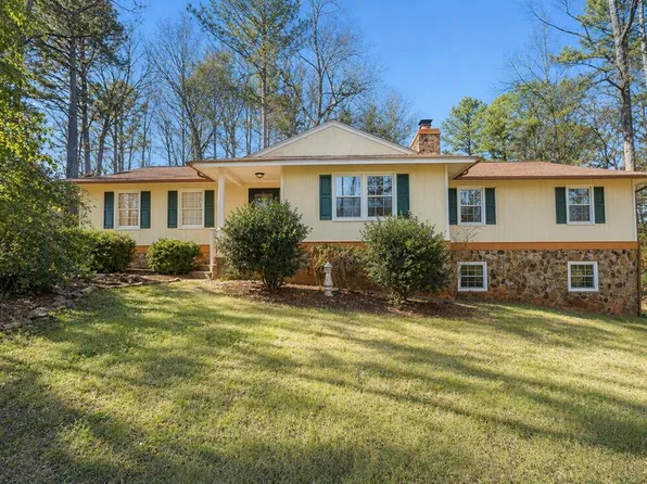 207 N View Pointe Dr, Lagrange, GA 30241