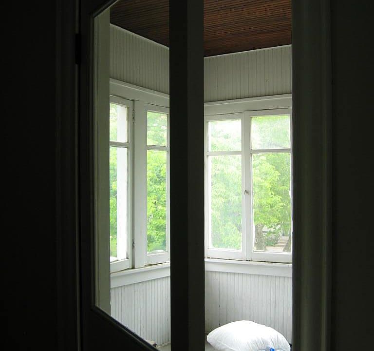 Living Room To Private Front Porch