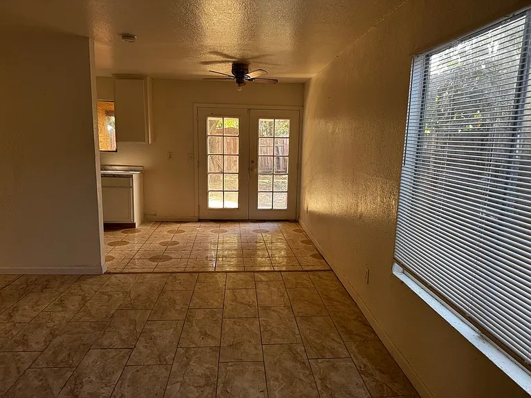 6284 Porterfield Ct — Photo 15