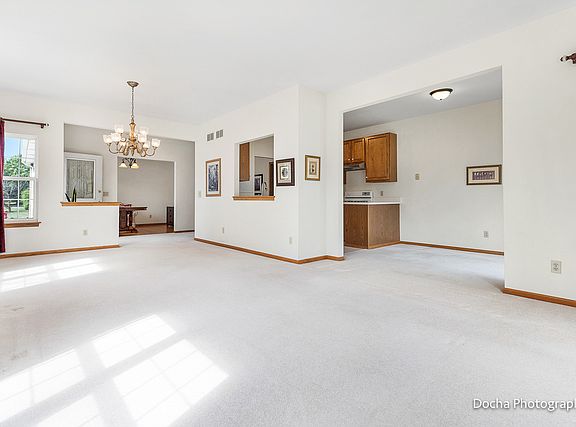 3rd image of 1951 Lakeside Dr