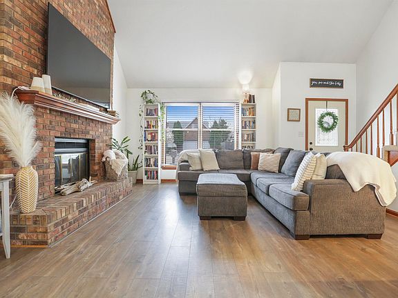4th image of 223 Rosemarie Ct