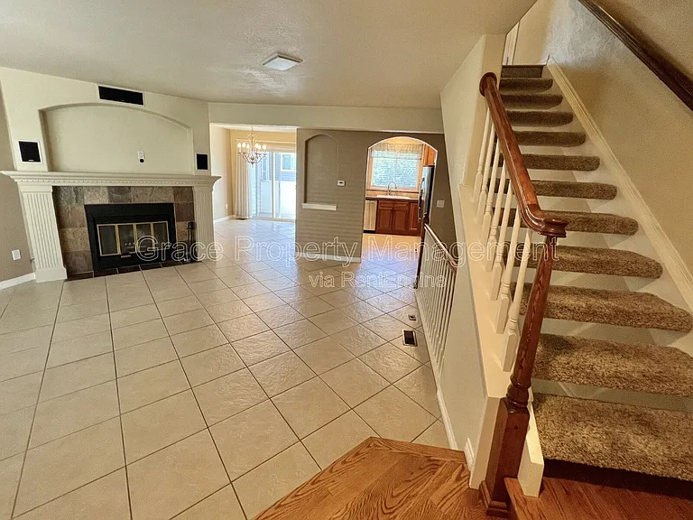 22 S Nome St #C — Photo 4