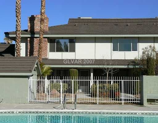 1st image of 3056 El Camino Ave