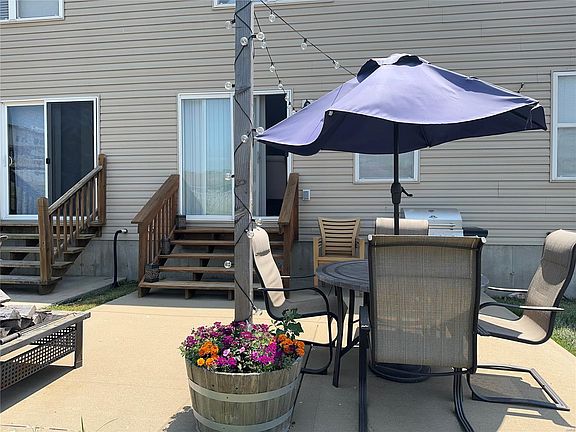 2nd image of 809 Country Field Dr