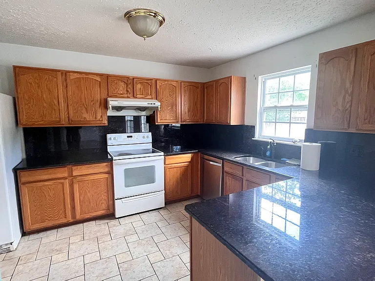 1805 Shiva Ct — Photo 5
