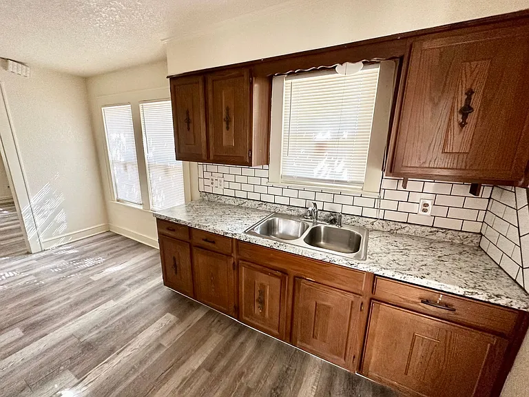 1518 Cumberland Ave — Photo 9