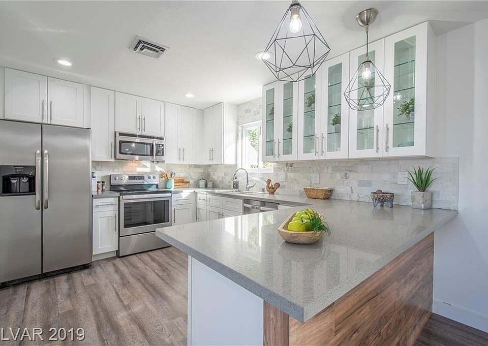 1st image of 3477 La Paloma Ave