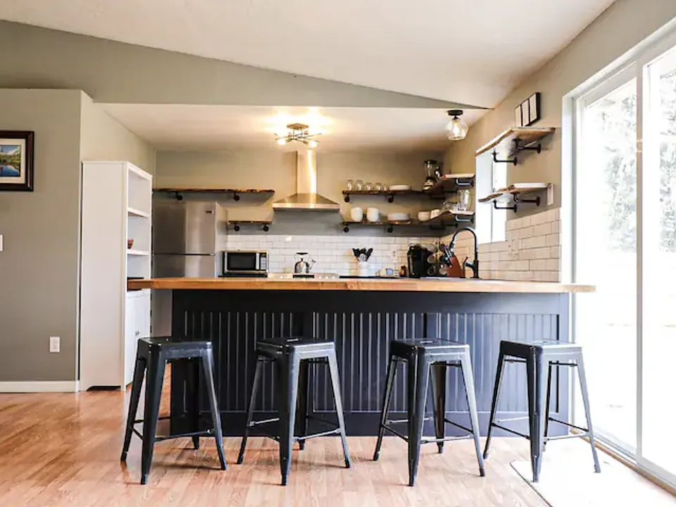 3279 SW Pumice Pl