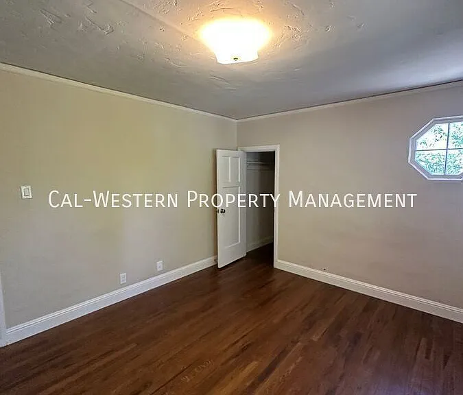 1385 Newport Ave — Photo 56