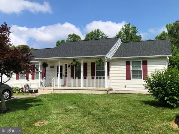 833 Yardley Dr, Prince Frederick, MD 20678