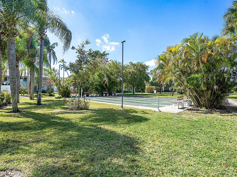 2440 SW 22nd Ave #703 — Photo 31