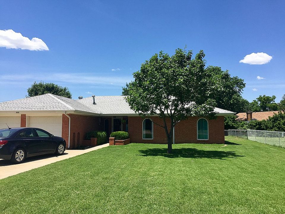 1st image of 1527 Ashley Cir