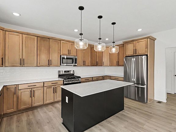 5th image of 3229 Railtown Rd
