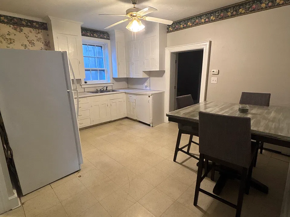 304 Baltimore St #1
