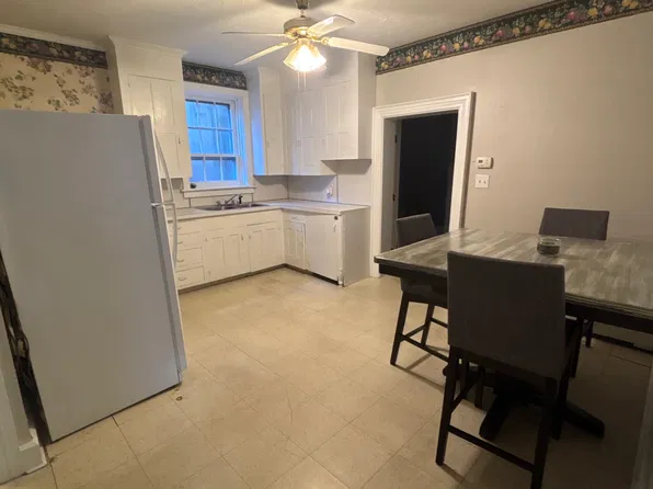 304 Baltimore St APT 1, Hanover, PA 17331