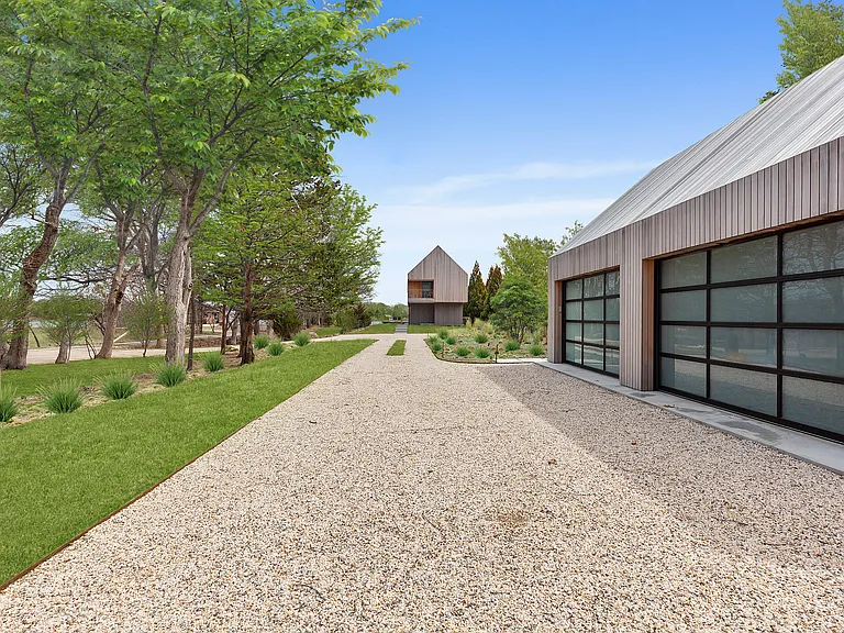 1080 Springs Fireplace Rd — Photo 29