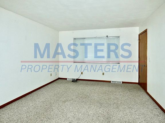 3rd image of 29145 Hufford Rd #4