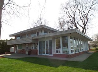 172 Bay Shore Dr, Bay City, MI 48706