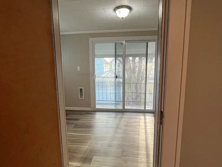 272 Norwalk Ave — Photo 44