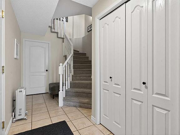 3rd image of 42 Hamptons Line NW