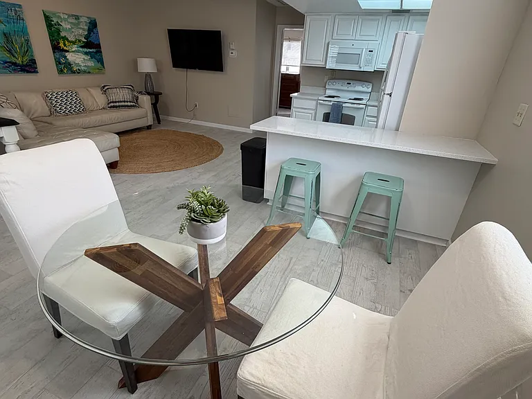 220 Park Blvd N #203 — Photo 3