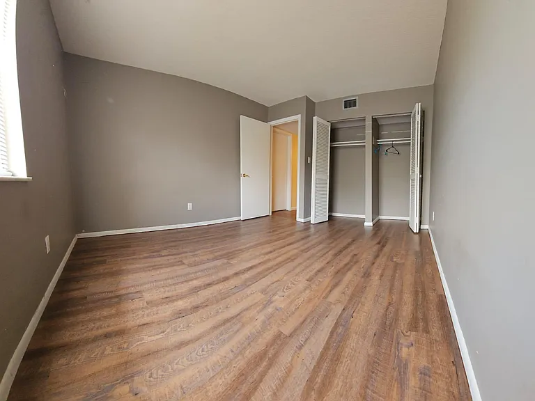 682 Midway Dr — Photo 9