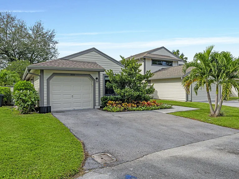 2474 Bedford Mews Dr — Photo 26
