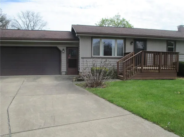 127 Mapleview Ct, New Middletown, OH 44442