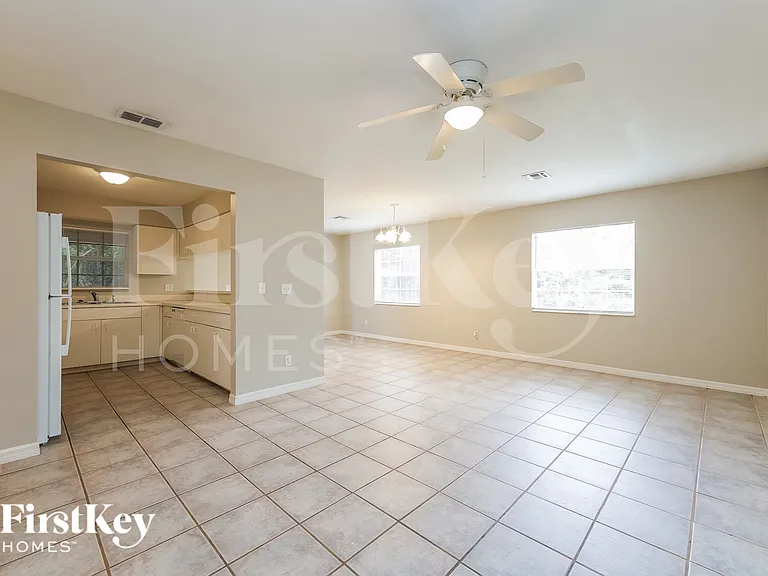 774 Bell Blvd S — Photo 3