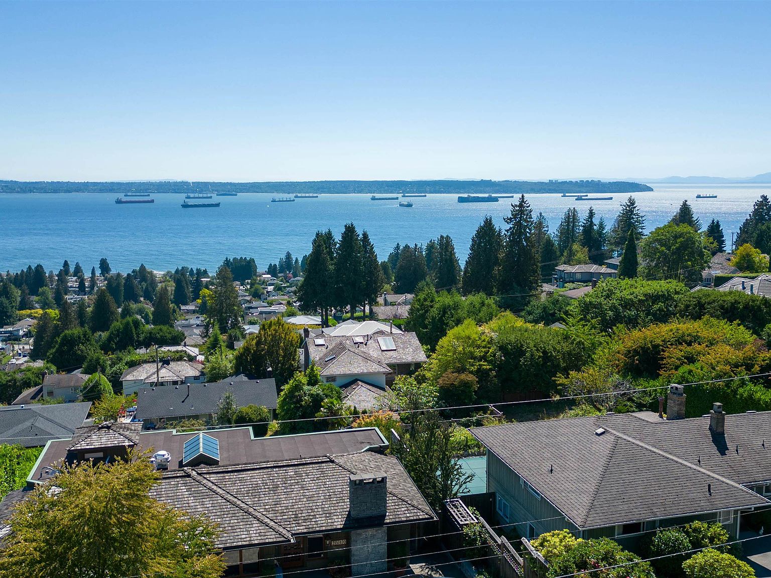 2545 Queens Ave, West Vancouver, BC V7V 2Y9 | MLS #R2843062 | Zillow