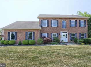 3 W Mulberry Hill Rd, Carlisle, PA 17013