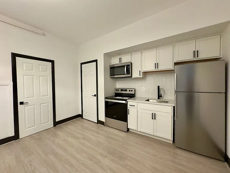 1005 N Charles St — Photo 4