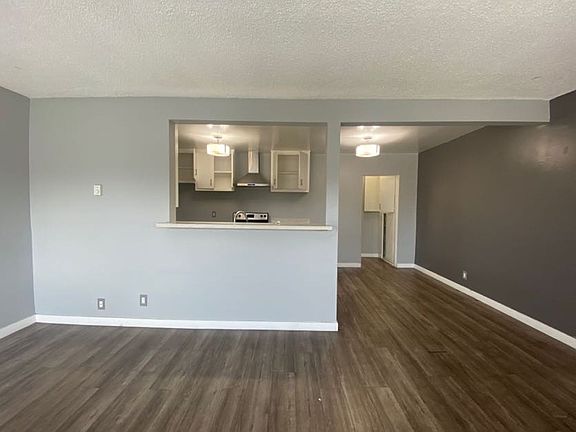 3rd image of 2455 Pasadena Ave #7