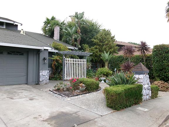 2nd image of 430 Larkin Drive