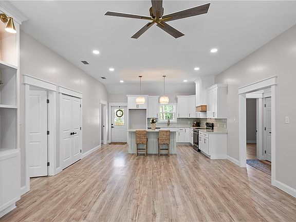 2nd image of 710 Alabama Ave