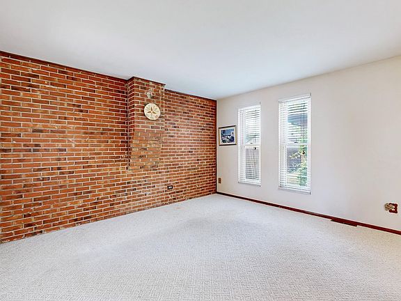 5th image of 8039 Irving St