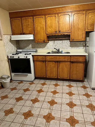 82 Sharpecroft Blvd Photo 1