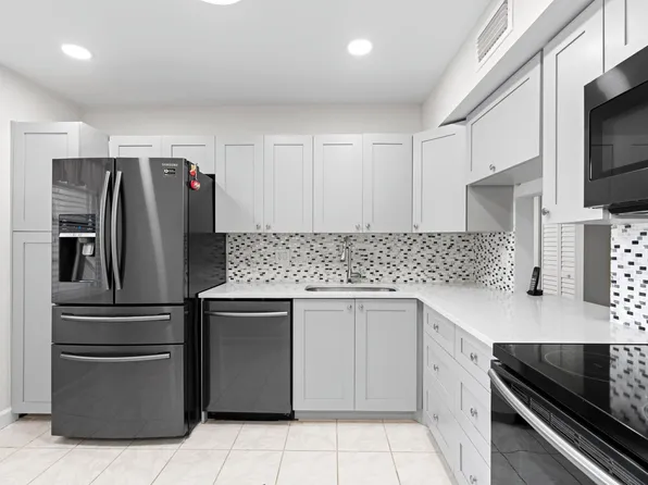 120 Lake Meryl Drive #119, West Palm Beach, FL 33411