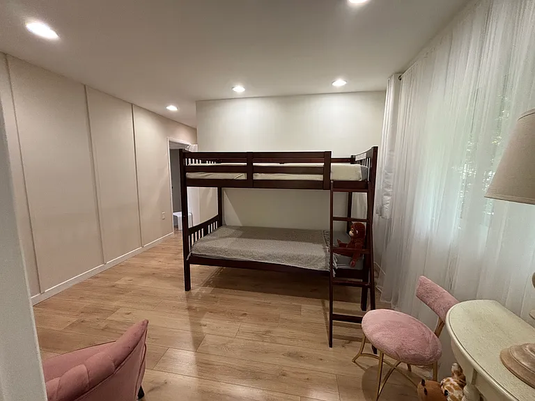 4736 Zelzah Ave — Photo 13