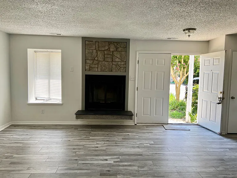 2141 Whispering Sands Ln — Photo 2