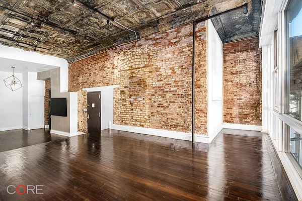 Rented by CORE | media 23