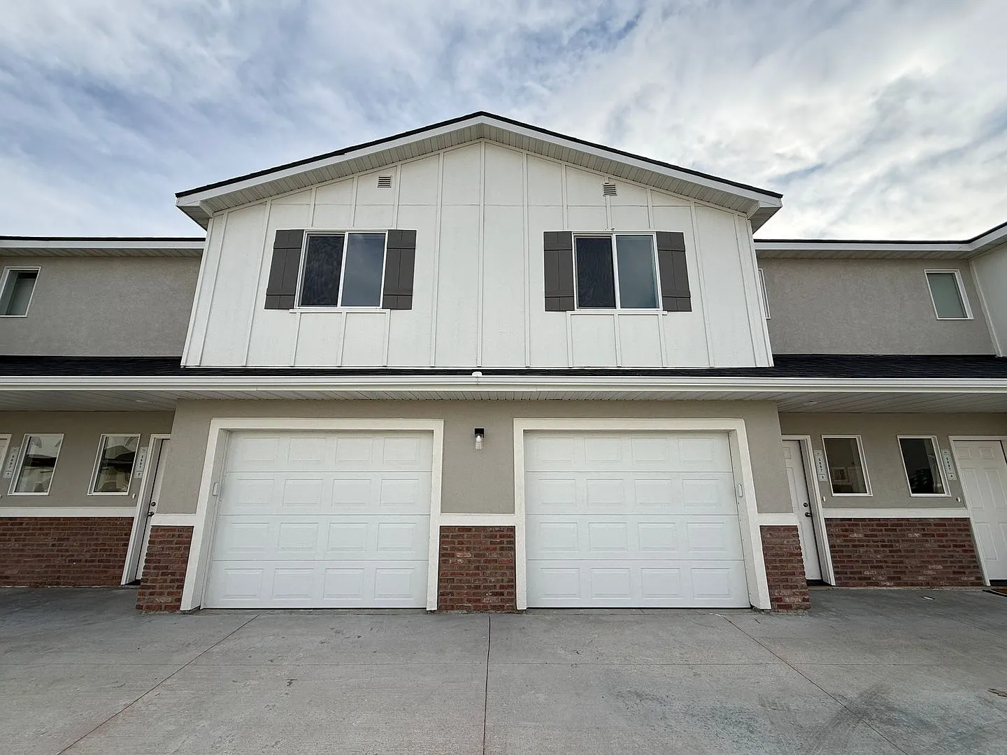 5697 E Surfers Point Lane — Photo 1
