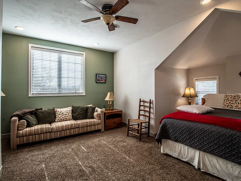 908 E 20th St #2 — Photo 12