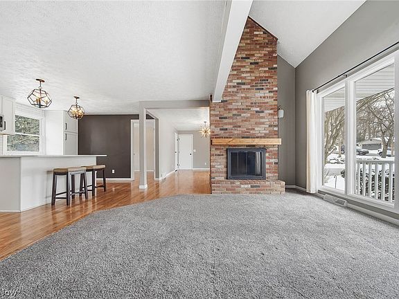 3rd image of 2526 Helena Ave NW