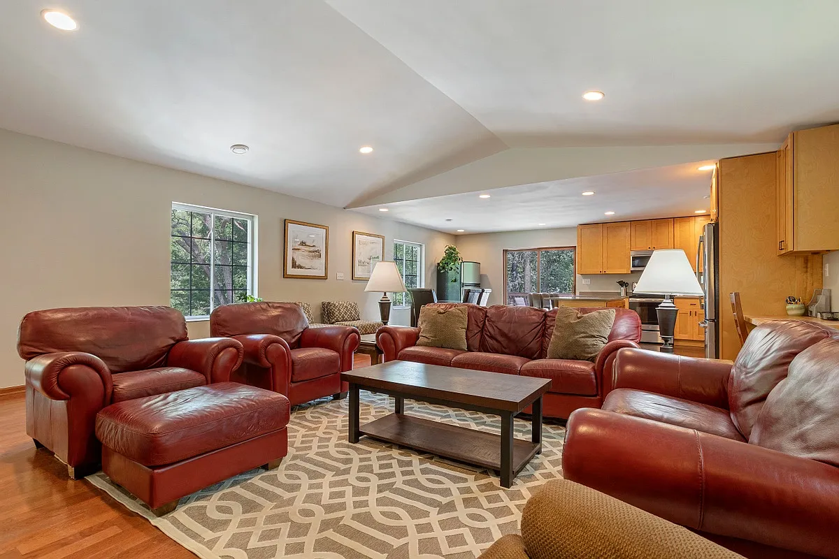 3 bed, 1700 sqft, $2,650 — Photo 1